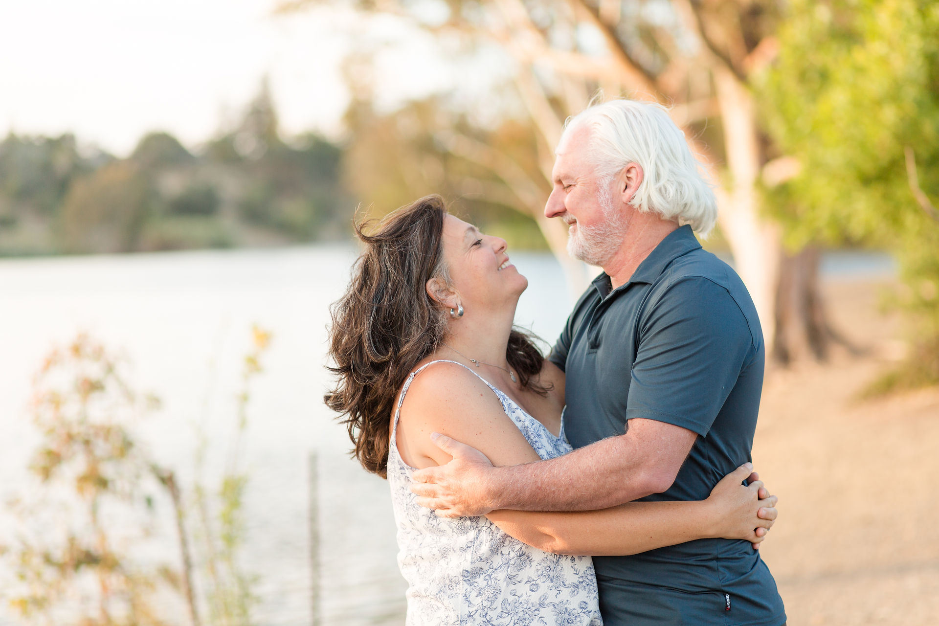 hkcreate hk create photography photographers bay area family session legacy joyful large group extended family vasona lake park los gatos san jose white blue tan color scheme light and airy candid joyful 