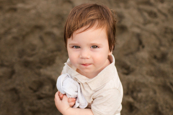 Overcast Beach Family Photoshoot at Rockaway Beach in Pacifica by Bay Area Photographers HKCreate