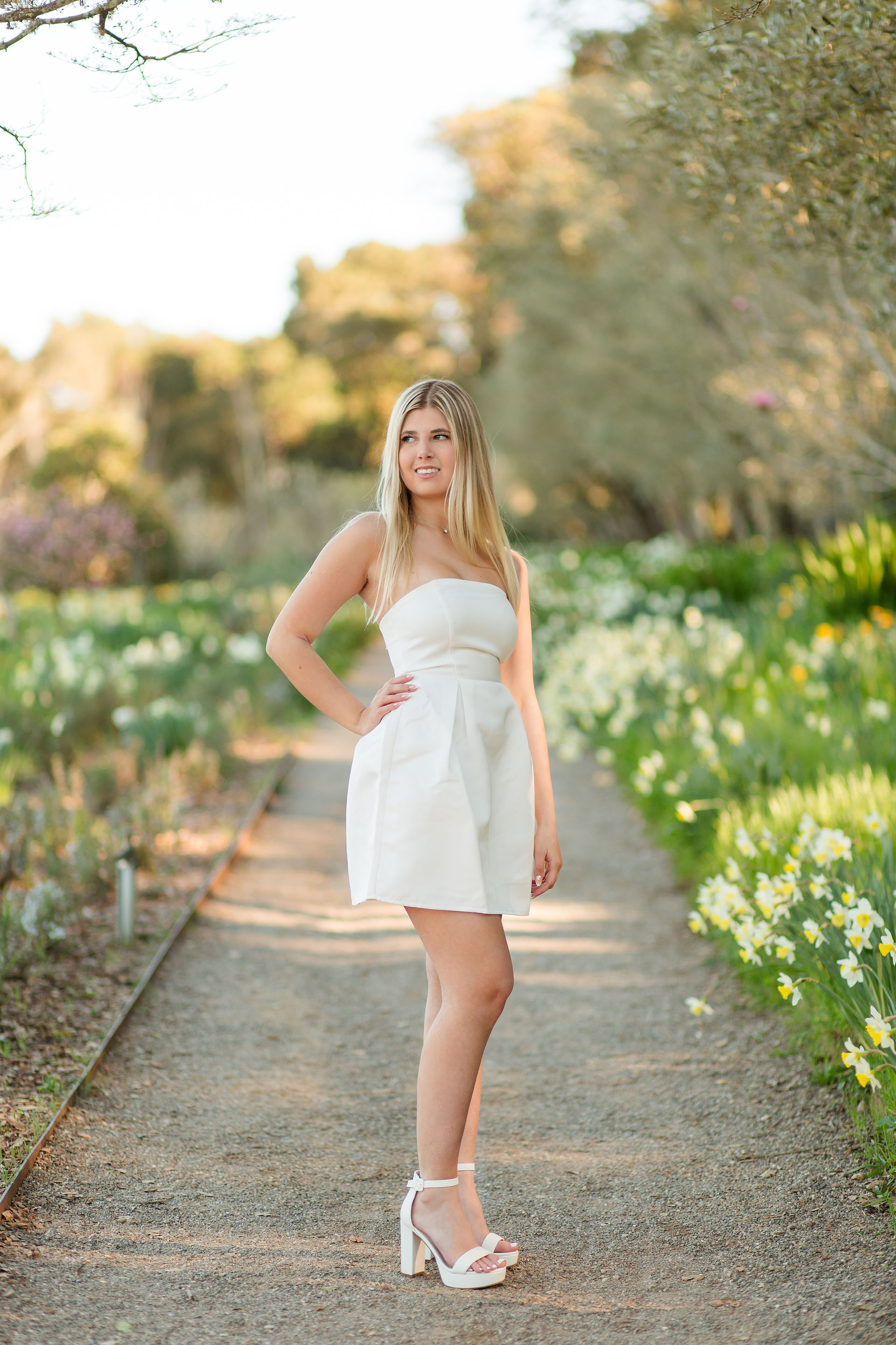 Filoli Historic House and Garden, Woodside spring high school graduation photoshoot by Bay Area Photographers HKCreate