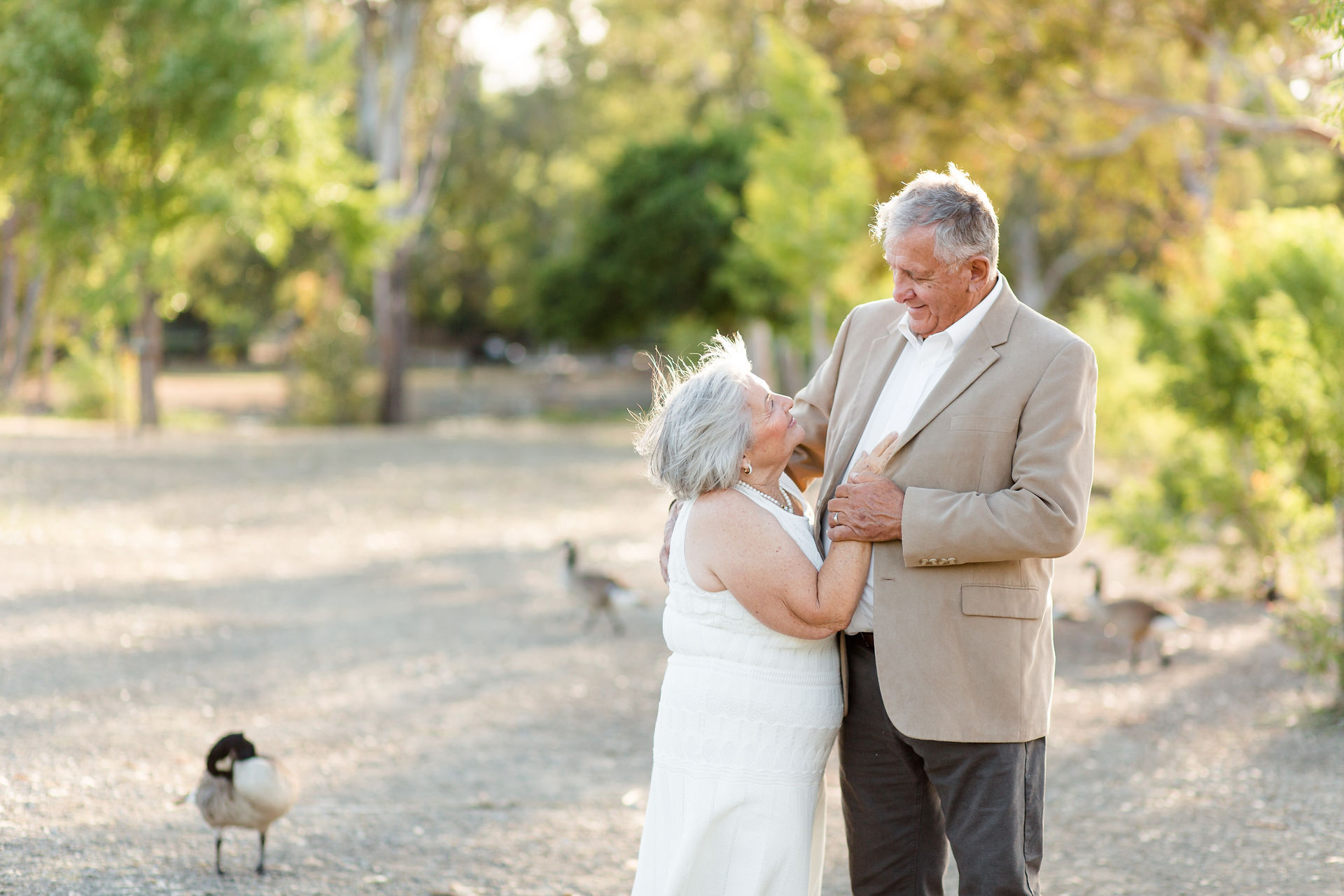 hkcreate hk create photography photographers bay area family session legacy joyful large group extended family vasona lake park los gatos san jose white blue tan color scheme light and airy candid joyful 