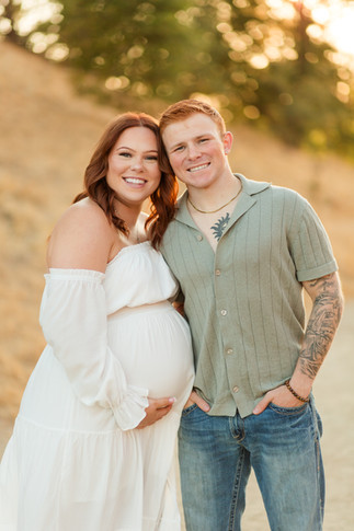 Golden hour couple maternity photoshoot at Guadalupe Oak Grove Park in San Jose by Bay Area Photographers HKCreate