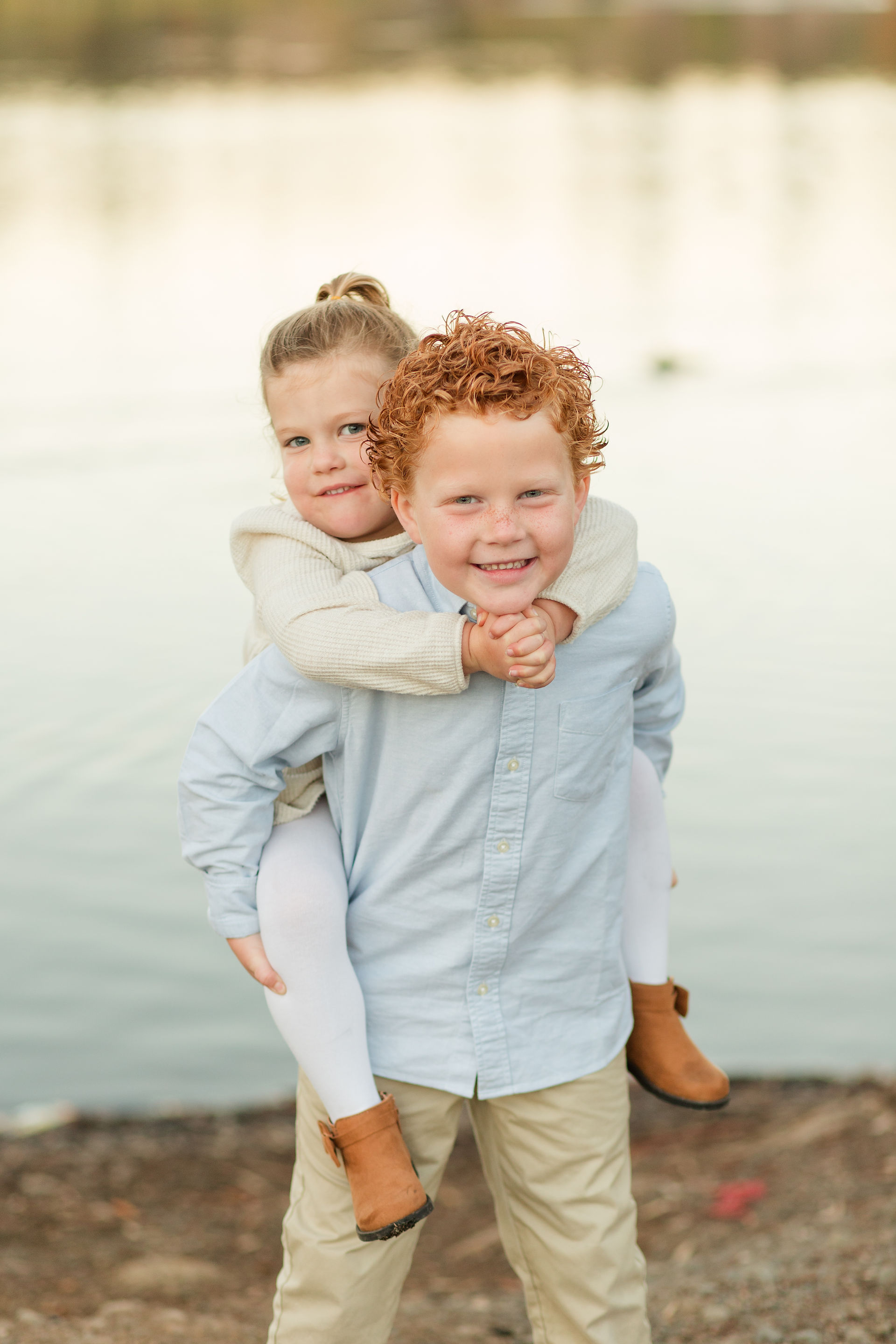 hkcreate bay area photography fall mini session family of four neutral outfits light and airy natural vasona lake park in los gatos brother holding sister piggyback