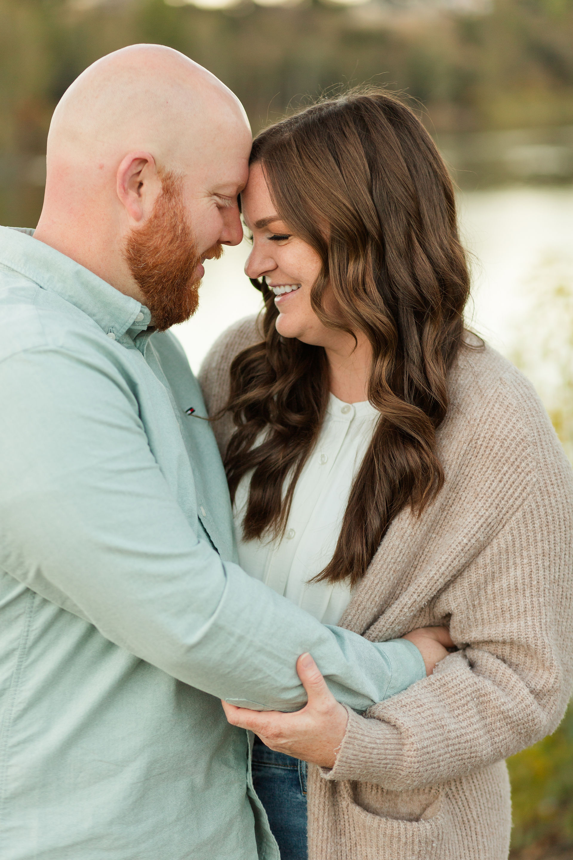 hkcreate bay area photography fall mini session family of four neutral outfits light and airy natural vasona lake park in los gatos could hugging