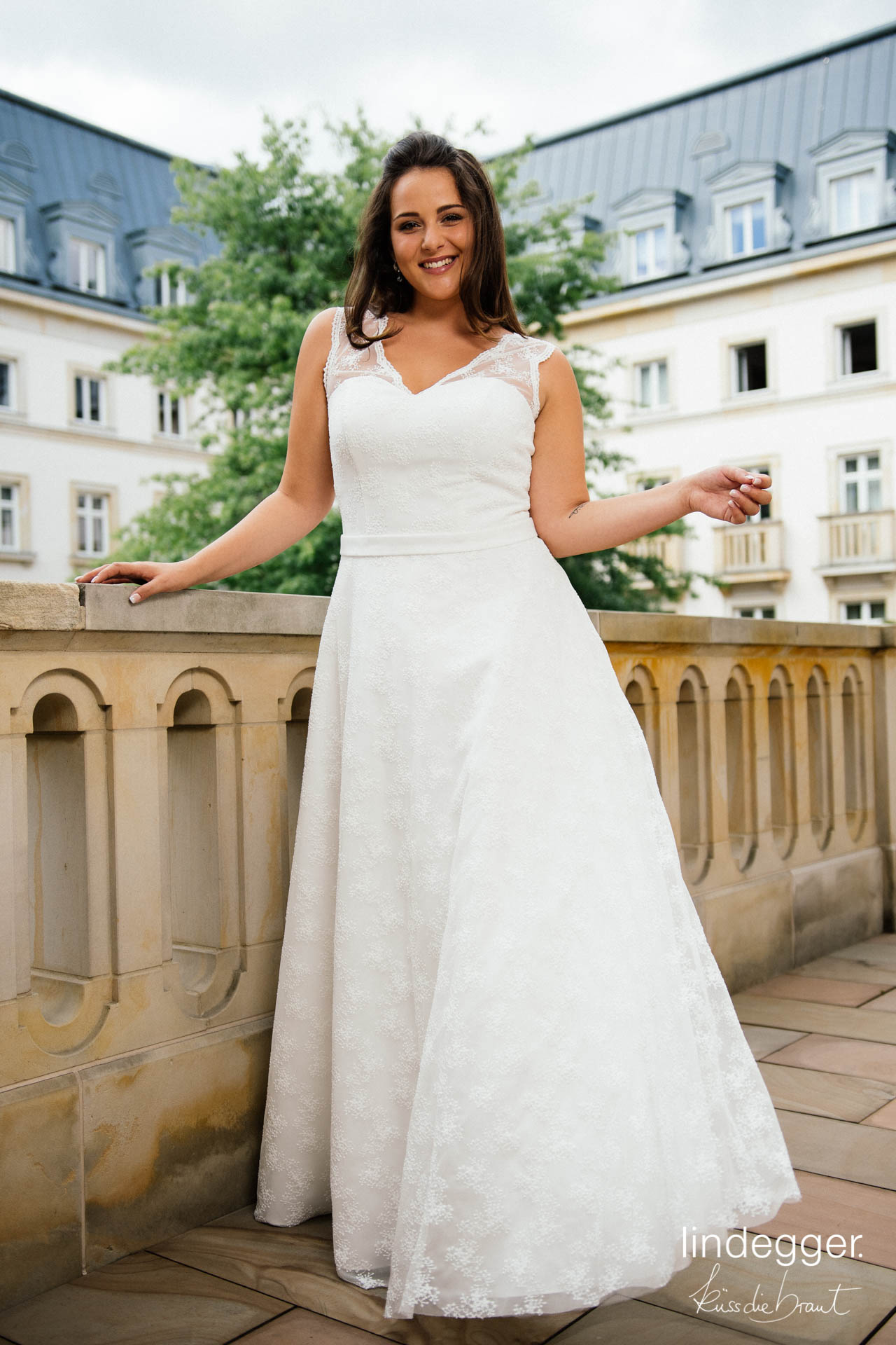 Valerie-48-52-web-3