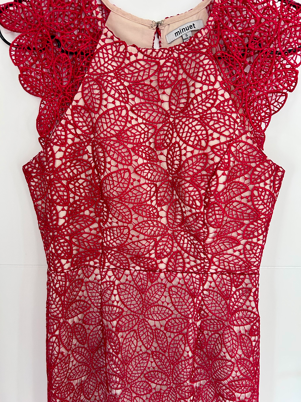 Thumbnail: Small Minuet Guipure Lace Midi Dress