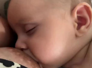 Le sommeil partagé, une pratique millénaire qui séduit encore de nombreux parents aujourd'hui,