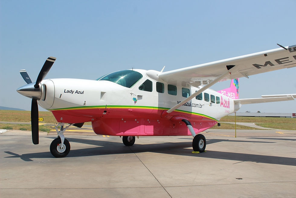 Aviação: Azul celebra 10 anos de apoio ao Outubro Rosa com voo especial