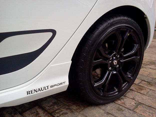 Sandero RS 2.0 - O pioneiro Hot Hach da Renault, é um verdadeiro esportivo.