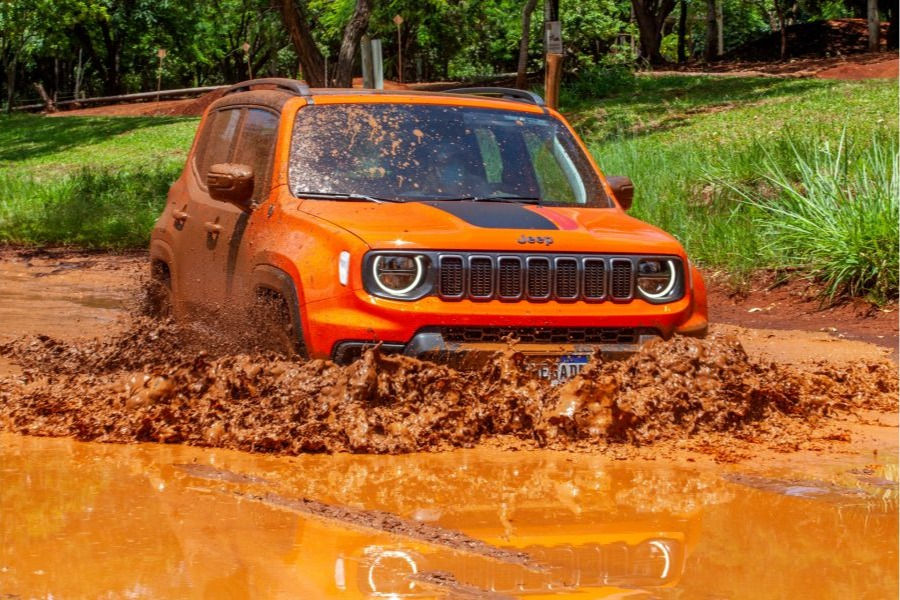 Novo Jeep Renegade chega em 4 versões, todas com o novo motor turbo de 185 cv