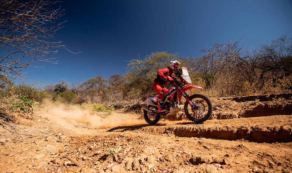 Gregorio Caselani se mantém líder nas Motos