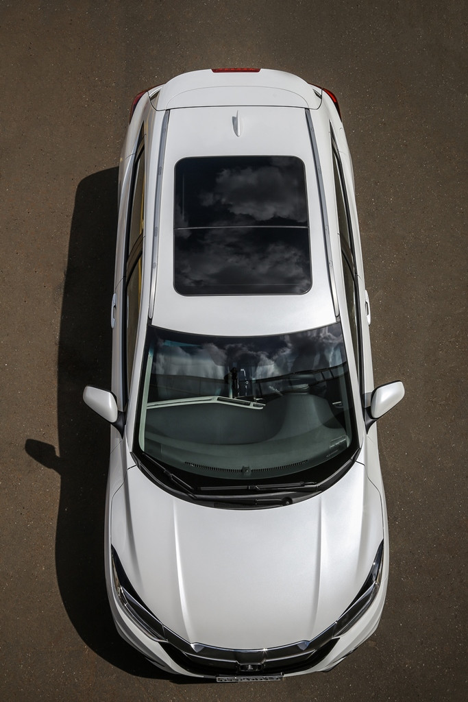 Honda sobe o tom no segmento de SUVs com HR-V de motor turbo com 173 cv e teto panorâmico