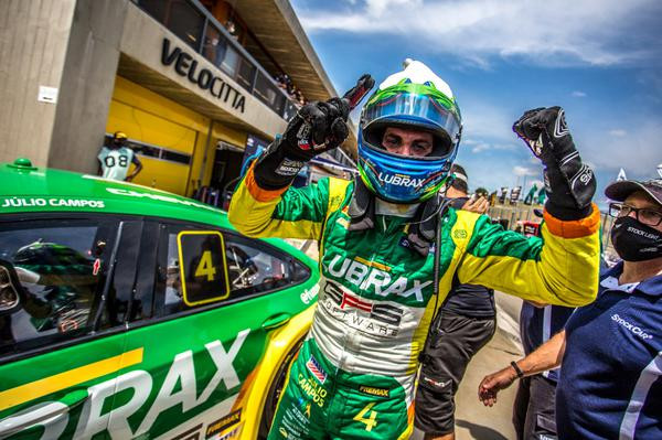 Stock Car: Julio Campos conquista pole no Velocitta com o líder Cesar Ramos ao lado