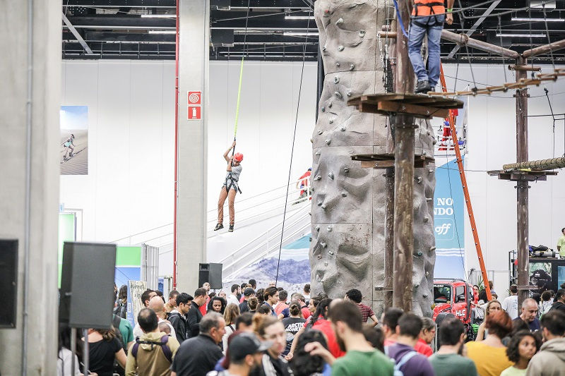 Principal evento de esportes e turismo de aventura reúne atrações que vão de simulador de voo livre a tanque de mergulho