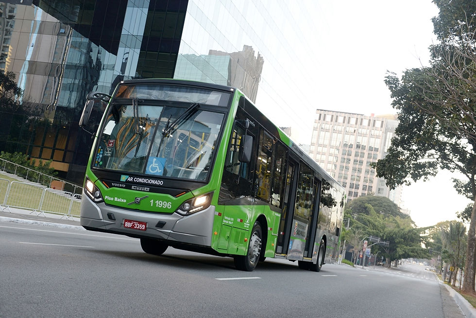 Volvo lança B8R, novo ônibus urbano