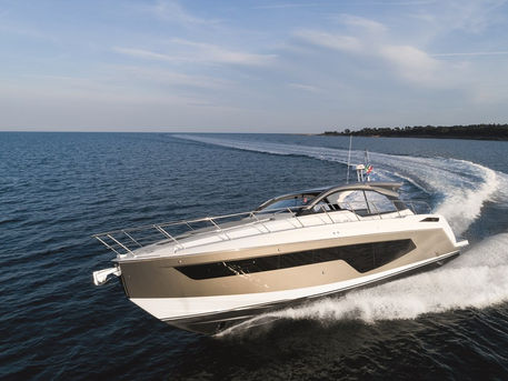 Náutica: Esportividade italiana na nova coleção Atlantis da Azimut Yachts