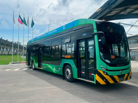 Aeroporto de Belo Horizonte passa a operar com ônibus 100% elétricos desenvolvidos no Brasil
