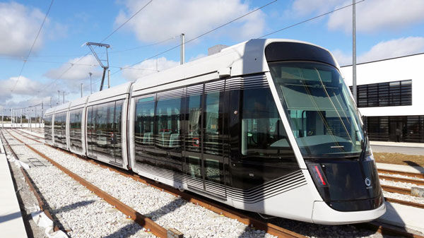 Em serviço o primeiro bonde da nova geração, Citadis X05 da Alstom