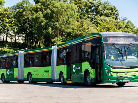 Grande Goiânia recebe primeiros ônibus biarticulados elétricos do Brasil para operação em corredores BRT