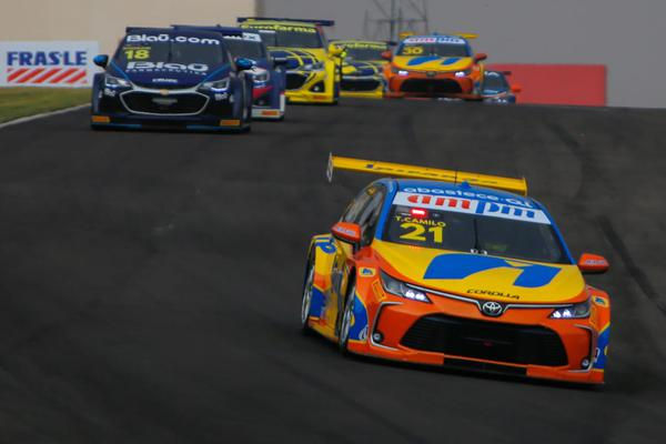 Stock Car: Thiago Camilo vence primeira corrida em Cascavel