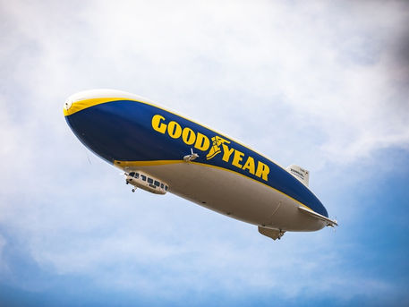 Wingfoot One ganha visual retrô para celebrar 100 anos do dirigível da Goodyear