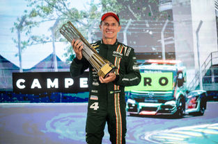 Felipe Giaffone é tetracampeão da Copa Truck Petrobras após final dramático em Interlagos
