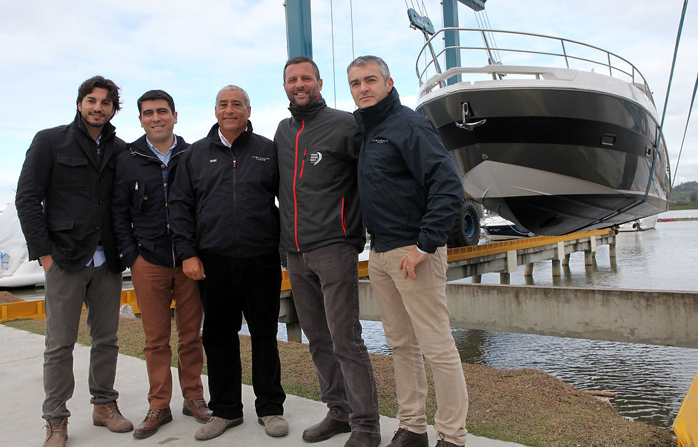Legenda: O diretor comercial da Azimut Yachts no Brasil Francesco Caputo, diretor industrial da Azimut Yachts no Brasil Roberto Paião, o diretor da Marine Max Andrew Schneider com o presidente da Azimut-Benetti USA Federico Ferrante e o CEO da Azimut Yachts no Brasil Davide Breviglieri.