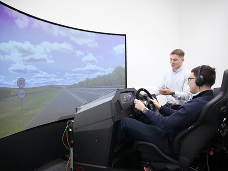 Expressas: Bentley inaugura novo Centro Técnico de Engenharia em Crewe para acelerar eletrificação