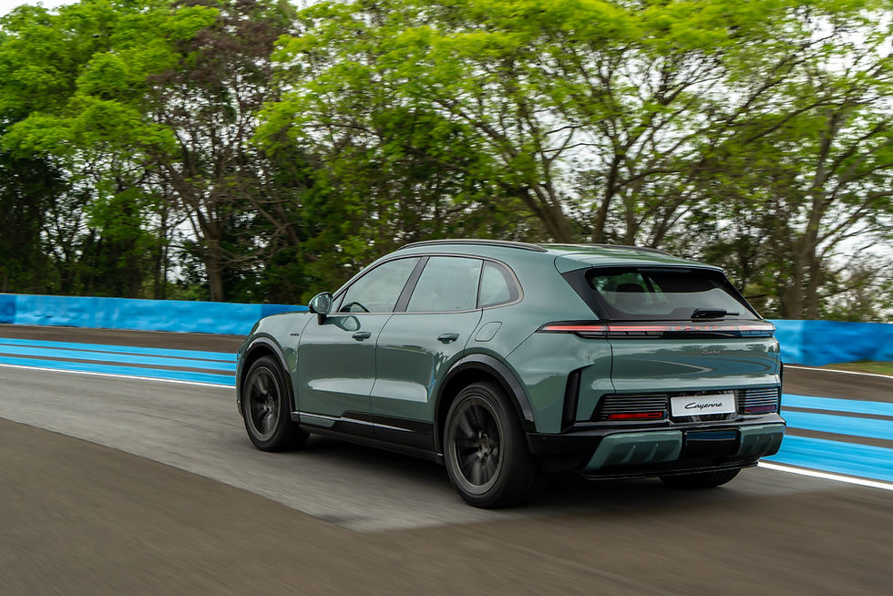 Porsche Cayenne Electric chega ao Brasil com até 1.156 cv, 493 km de autonomia e preços a partir de R$ 900 mil