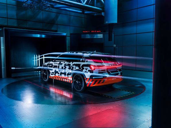 Protótipo Audi e-tron tem aerodinâmica inovadora