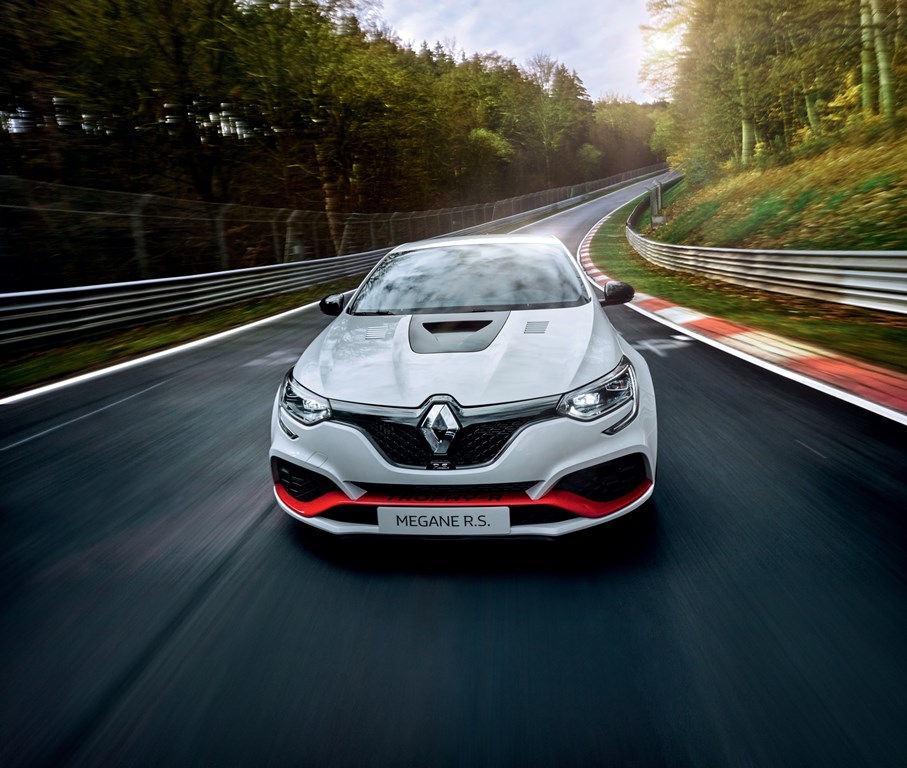 Com 300 cv e novos recursos, Renault Mégane R.S. Trophy-R mostra sua esportividade em Nürburgring