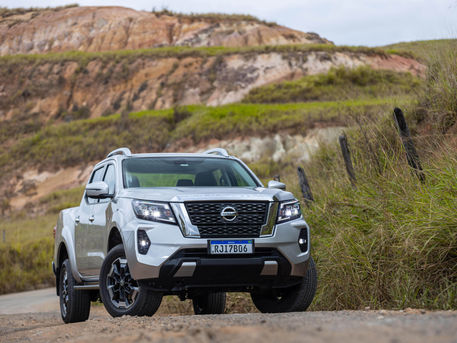 Versões SE e XE da nova Nissan Frontier chegam às concessionárias da marca