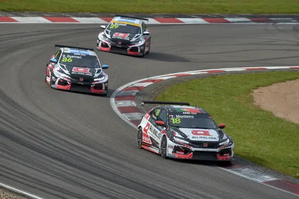 WTCR: De Honda Civic Type R, Tiago Monteiro vence na abertura da temporada em Nürburgring