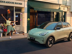 Geely EX2 lidera vendas globais entre elétricos compactos e supera 500 mil unidades em apenas 14 meses