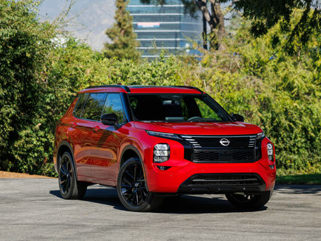 Nissan apresenta Rogue Plug-in Hybrid 2026 nos EUA e amplia estratégia local de eletrificação