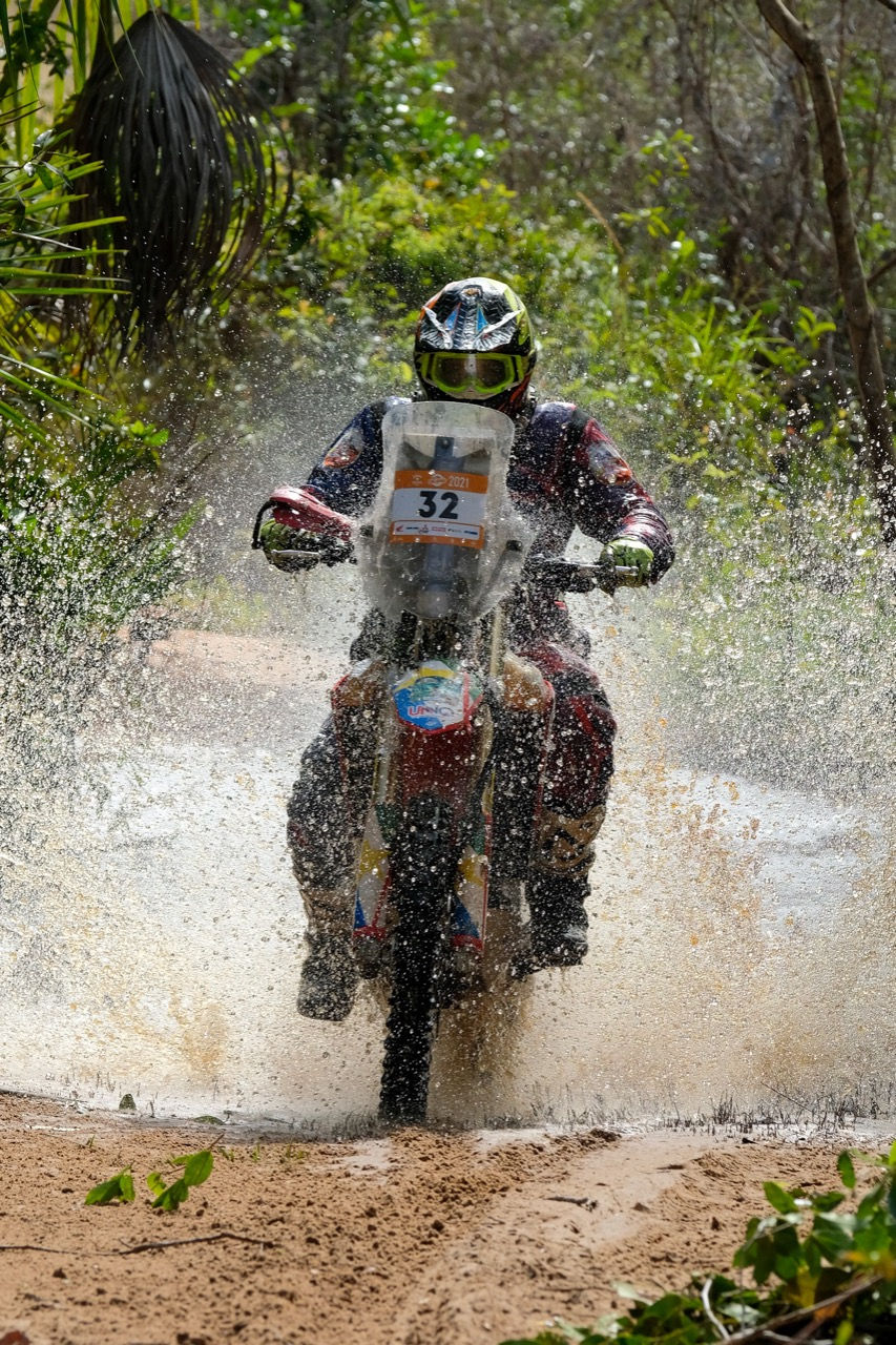 Adrien Metge, Yamaha WR 450F vence a segunda etapa