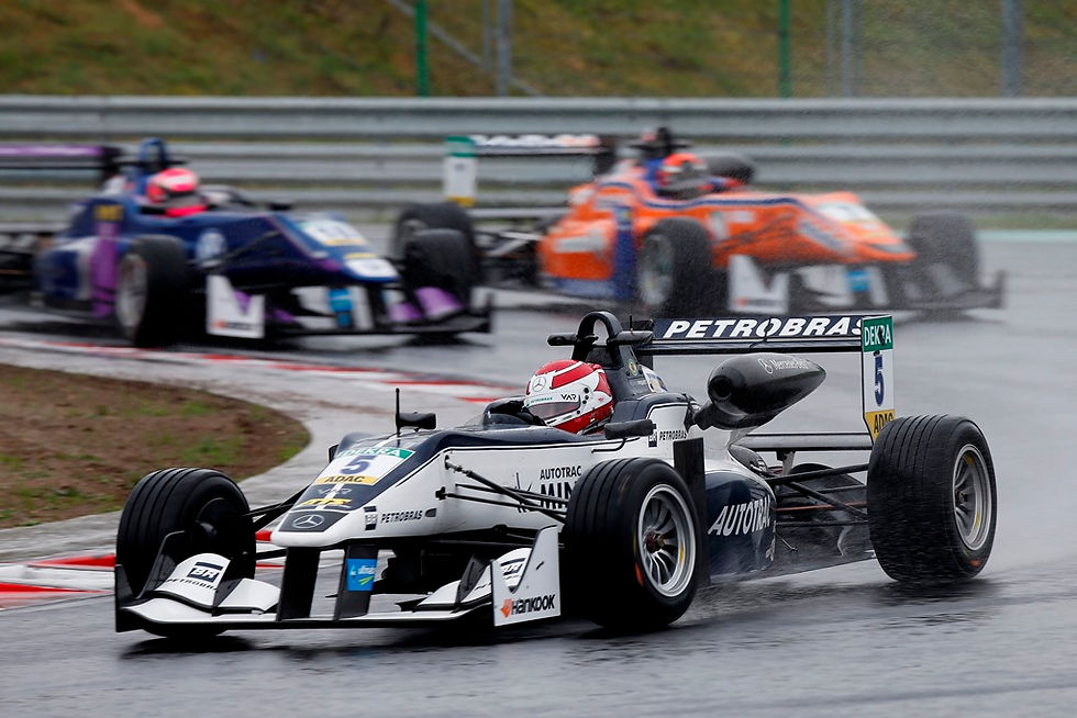 Pedro Piquet encara desafio na pista de rua em Pau