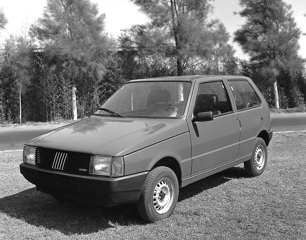 Fiat comemora 35 anos de Uno no Brasil