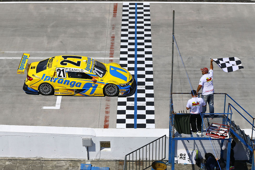 Fraga e Thiago Camilo dividem vitórias na Stock Car