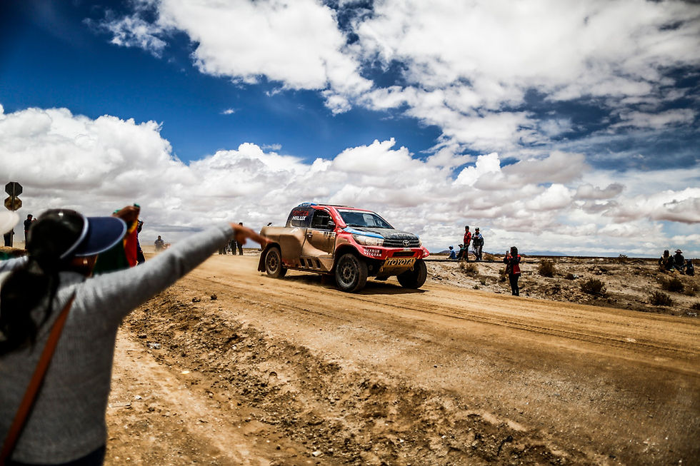 Peugeot absoluta na vitória de Loeb e com Peterhansel na liderança