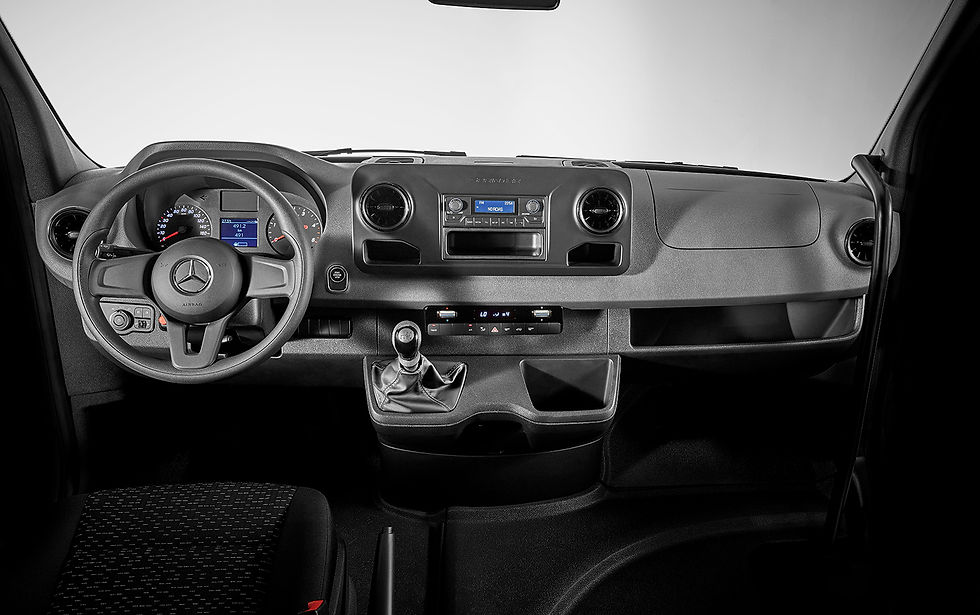 Mercedes-Benz apresenta Sprinter com nova solução para transporte de passageiro