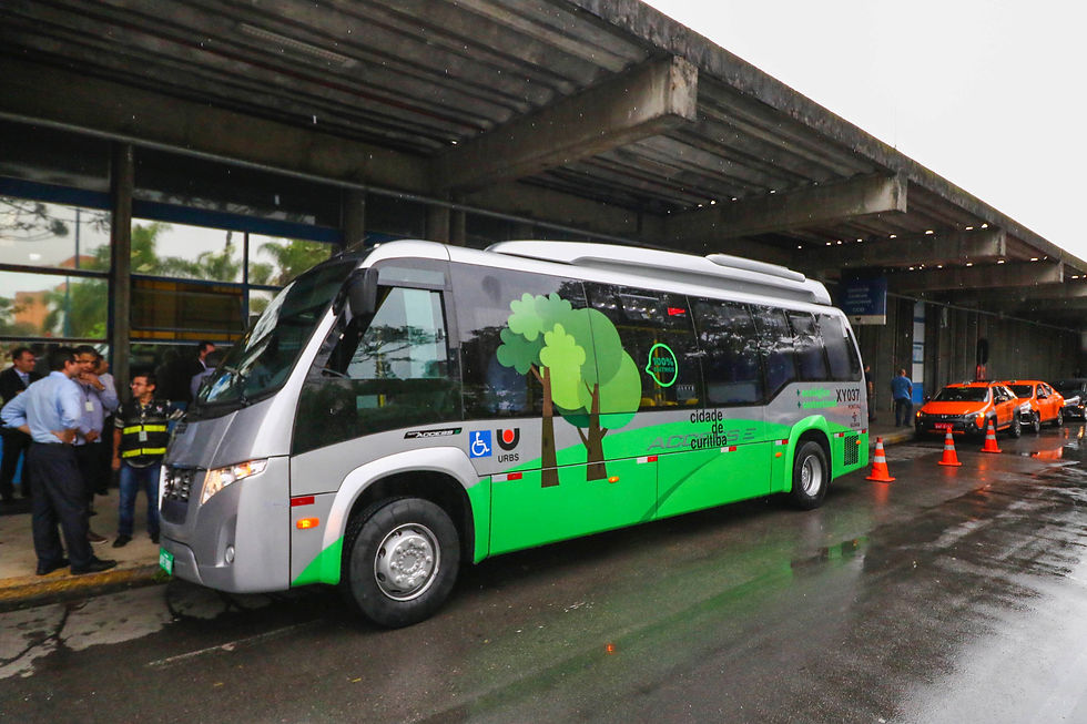 Miniônibus 100% elétrico atenderá durante um mês linha circular no centro de Curitiba