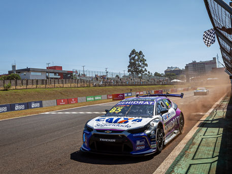 Salas vence sprint em Cascavel sob calor intenso e agita etapa da Stock Car