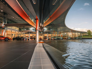 20 segredos do premiado McLaren Technology Center que completa 20 anos