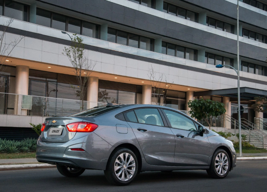 Modelo 2018 do Chevrolet Cruze chega com ajustes nos itens de série