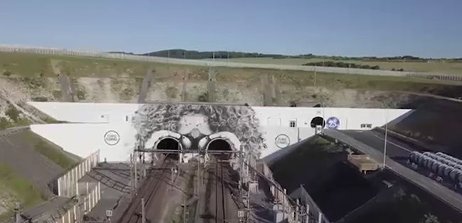 Eurotunnel comemora seu vigésimo quinto aniversário com uma obra de arte