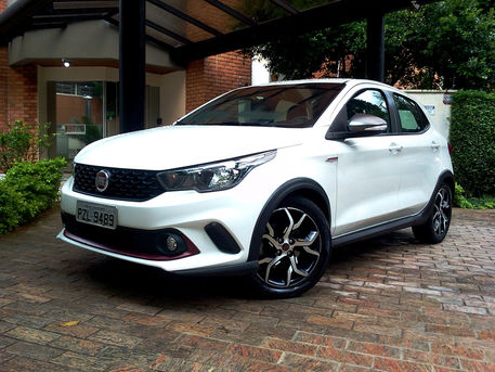 Avaliação: Fiat Argo HGT, exclusividade carregada de esportividade