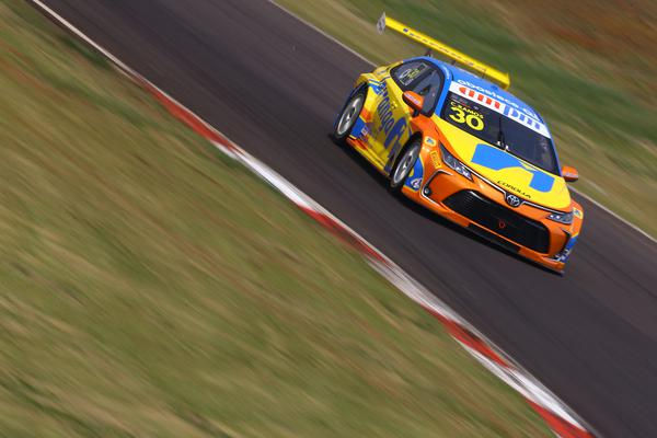 Stock Car: Vitórias de Baptista e Serra com novo líder no campeonato