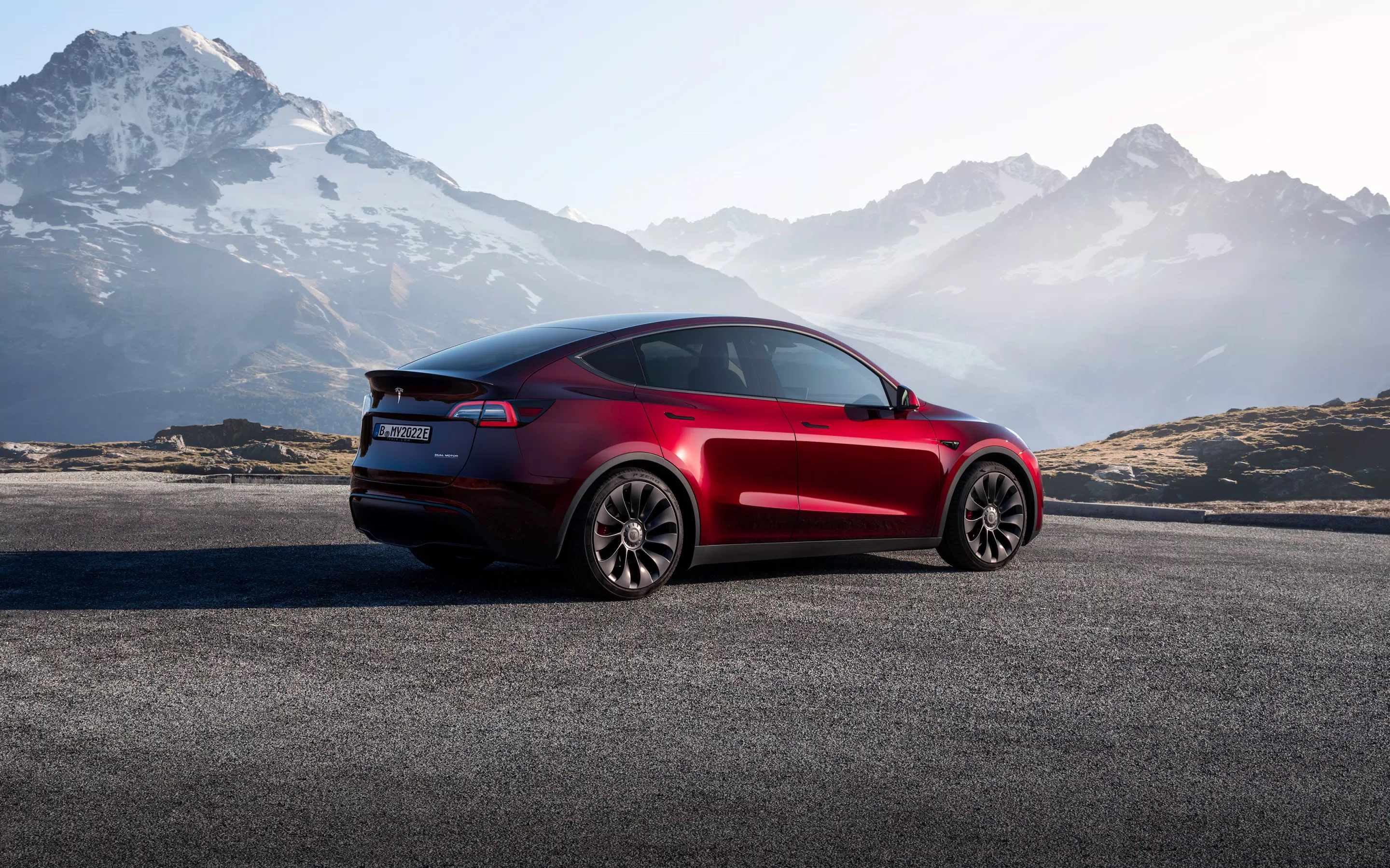 Europa tem crescimento de 29% na venda de veículos elétricos com o Tesla Model Y na liderança