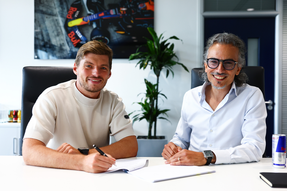 Verstappen renova com a Red Bull até 2030 e encerra especulações sobre saída da equipe