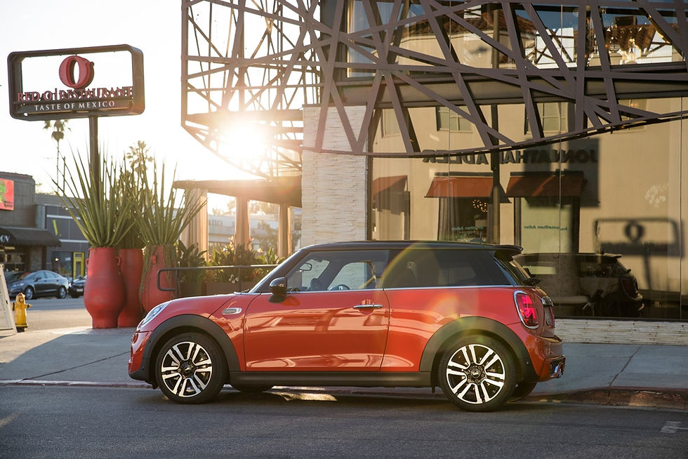 Mini Hatch e Cabrio surgem renovados em Detroit e novidades chegam a Brasil no segundo semestre